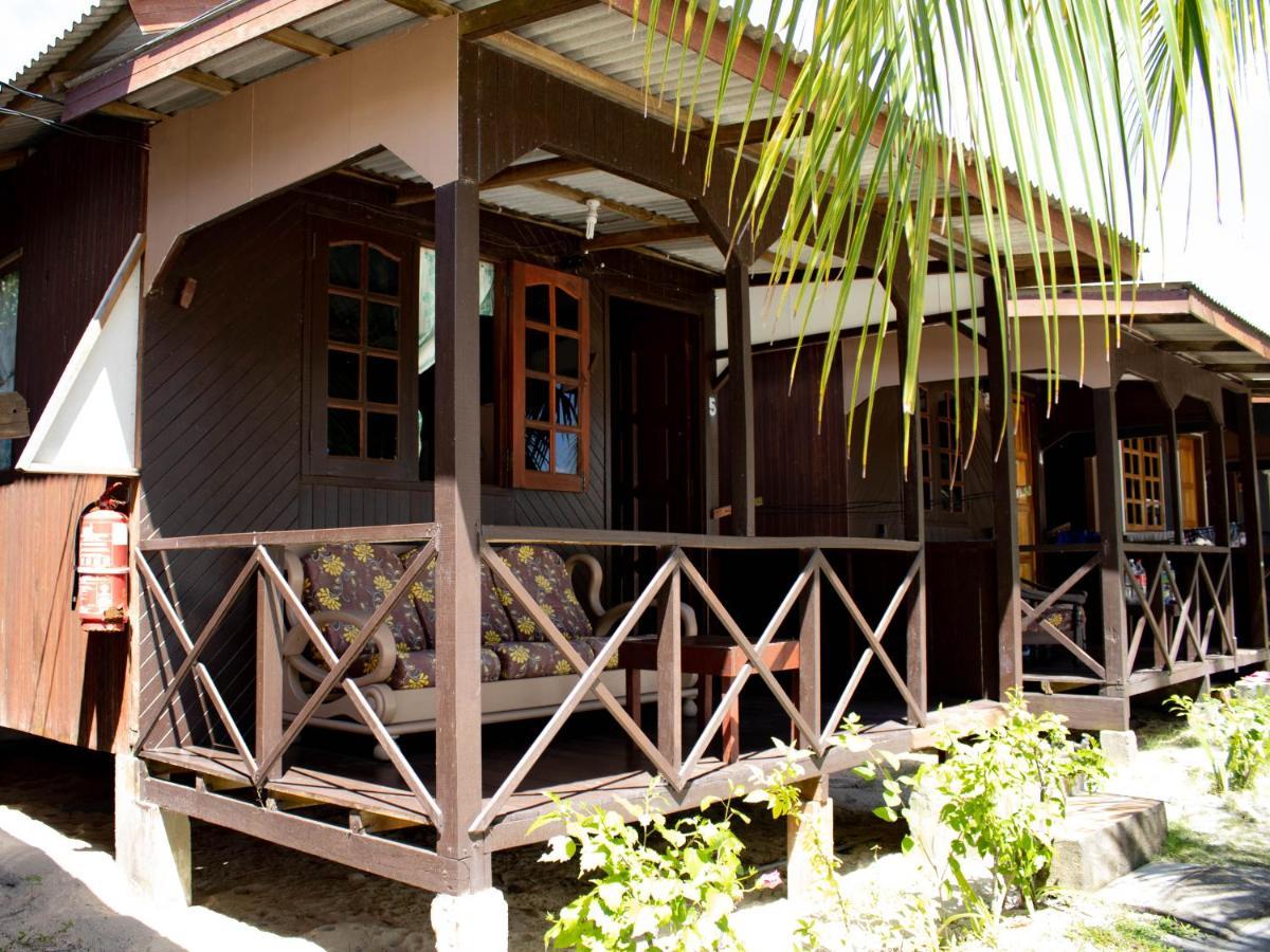 Bushman Tioman Hotel Kampong Juara Bagian luar foto