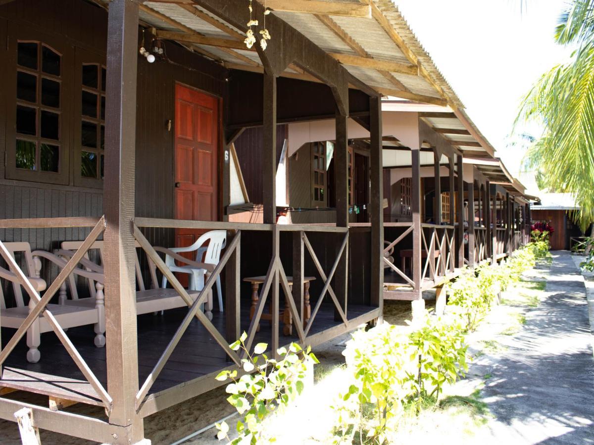 Bushman Tioman Hotel Kampong Juara Bagian luar foto