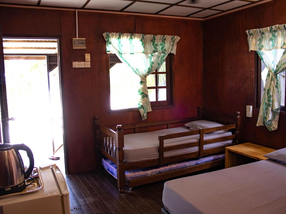 Bushman Tioman Hotel Kampong Juara Bagian luar foto