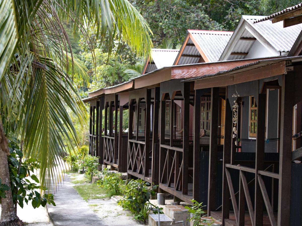 Bushman Tioman Hotel Kampong Juara Bagian luar foto