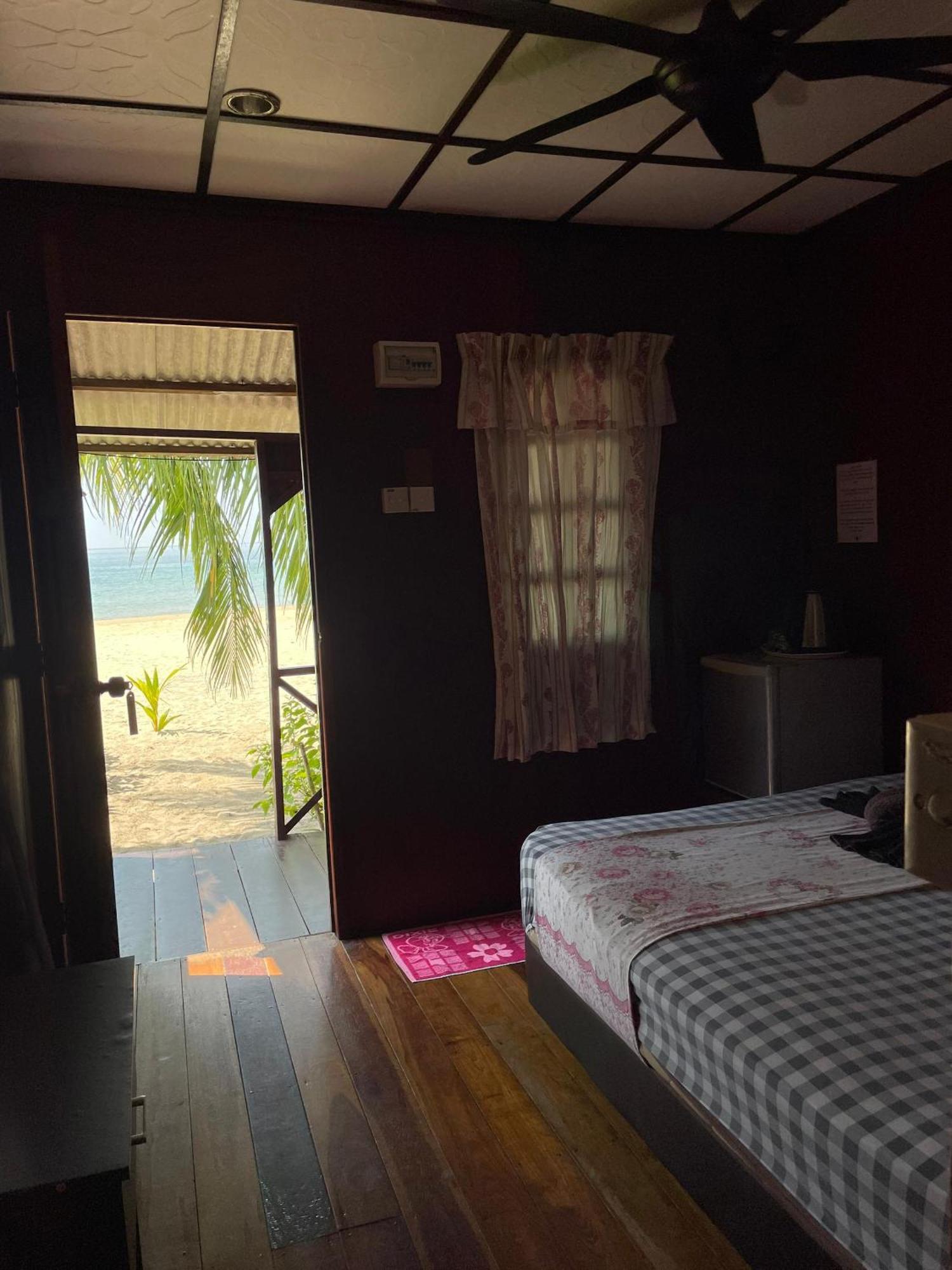 Bushman Tioman Hotel Kampong Juara Bagian luar foto